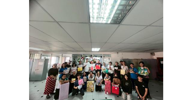 กิจกรรมจับของขวัญปีใหม่ 2568 และ แข่งขันกีฬา